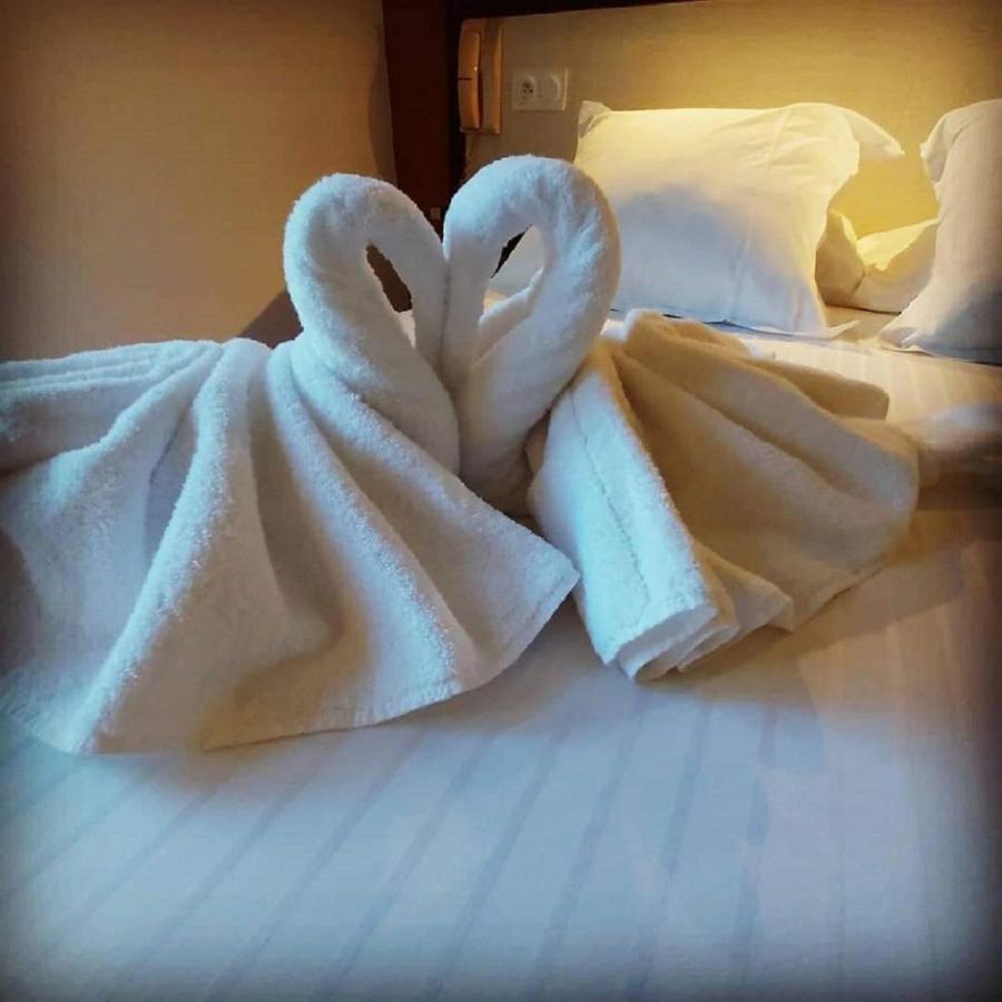 Hotel Les Gabarres Tour-de-Faure Εξωτερικό φωτογραφία