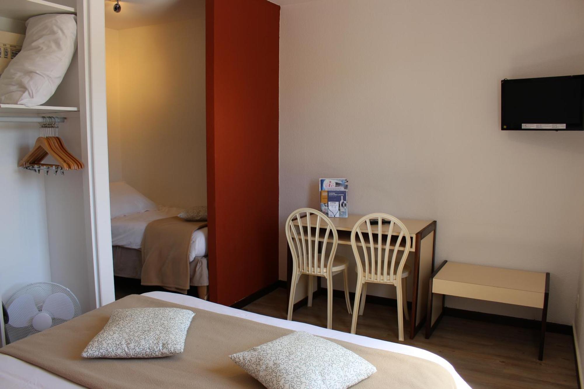 Hotel Les Gabarres Tour-de-Faure Δωμάτιο φωτογραφία
