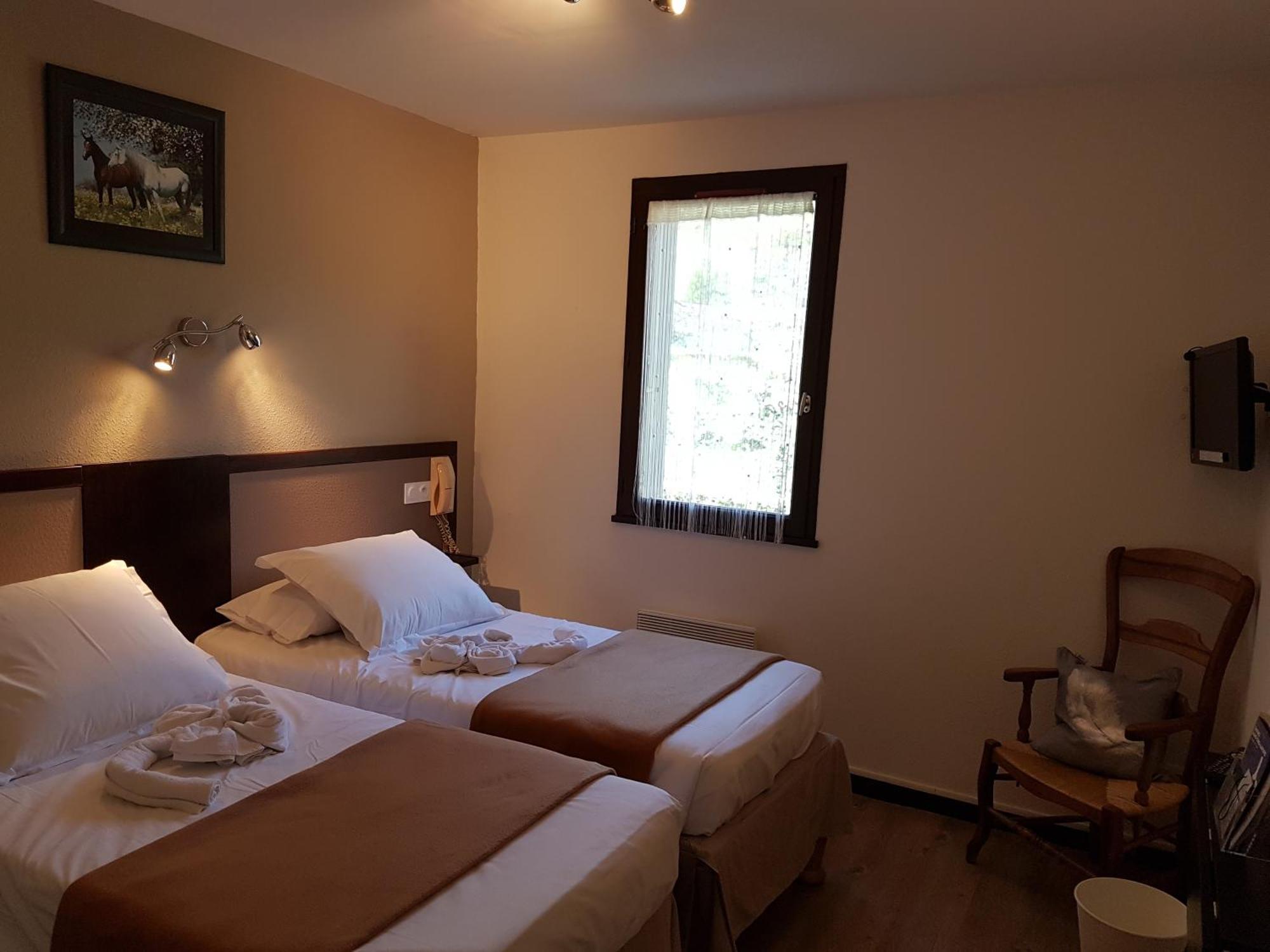 Hotel Les Gabarres Tour-de-Faure Δωμάτιο φωτογραφία