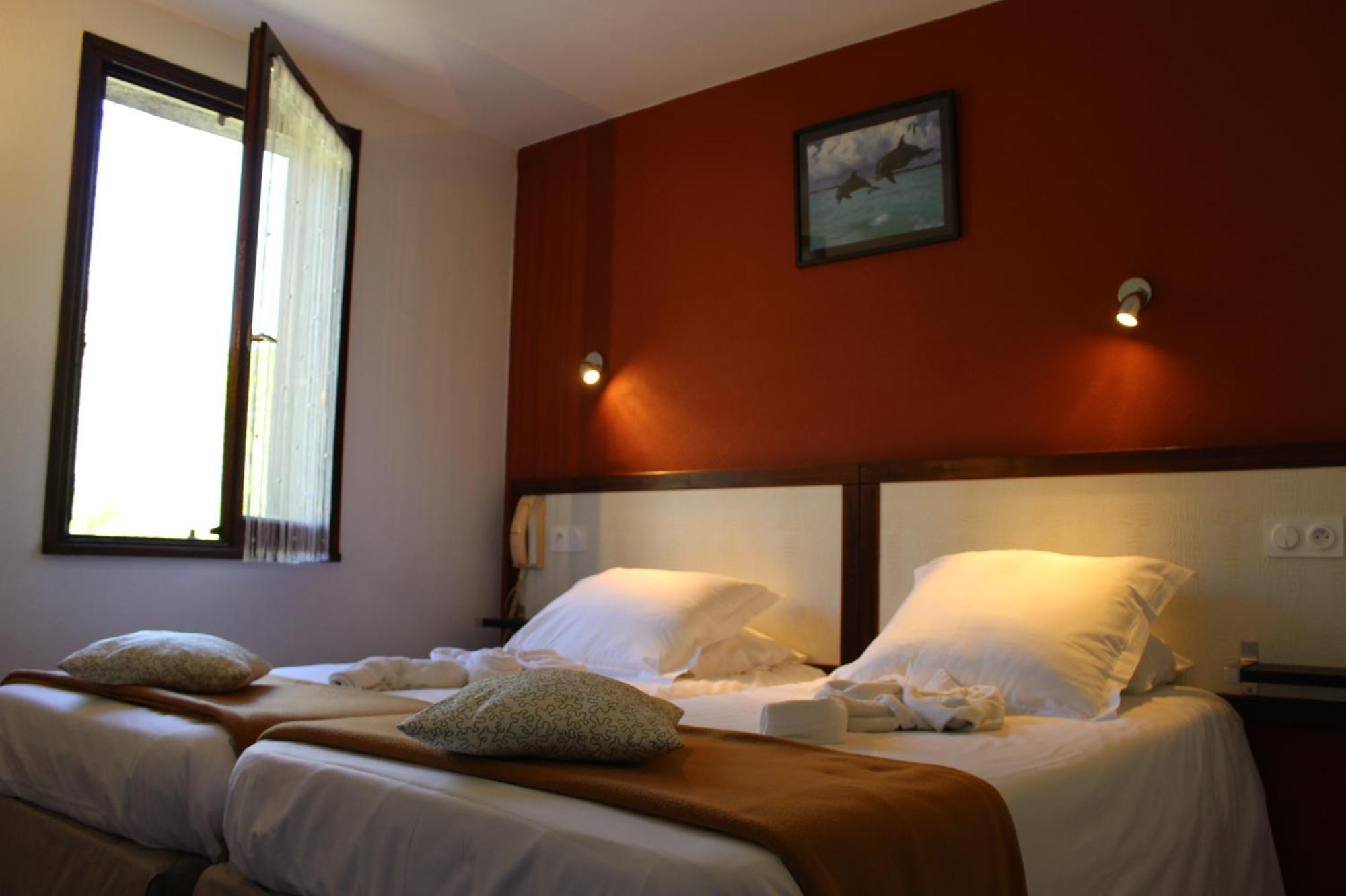 Hotel Les Gabarres Tour-de-Faure Δωμάτιο φωτογραφία