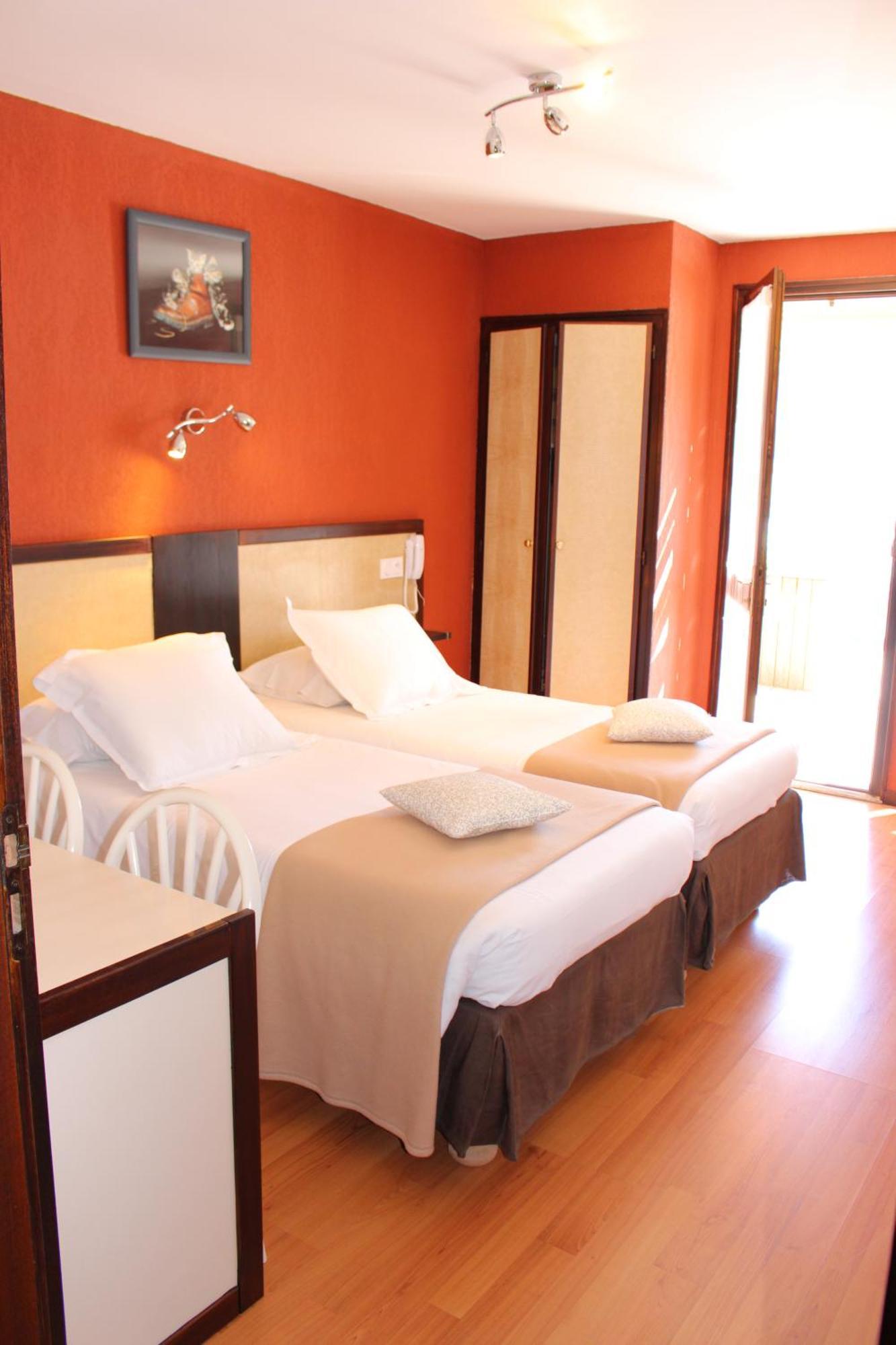 Hotel Les Gabarres Tour-de-Faure Δωμάτιο φωτογραφία