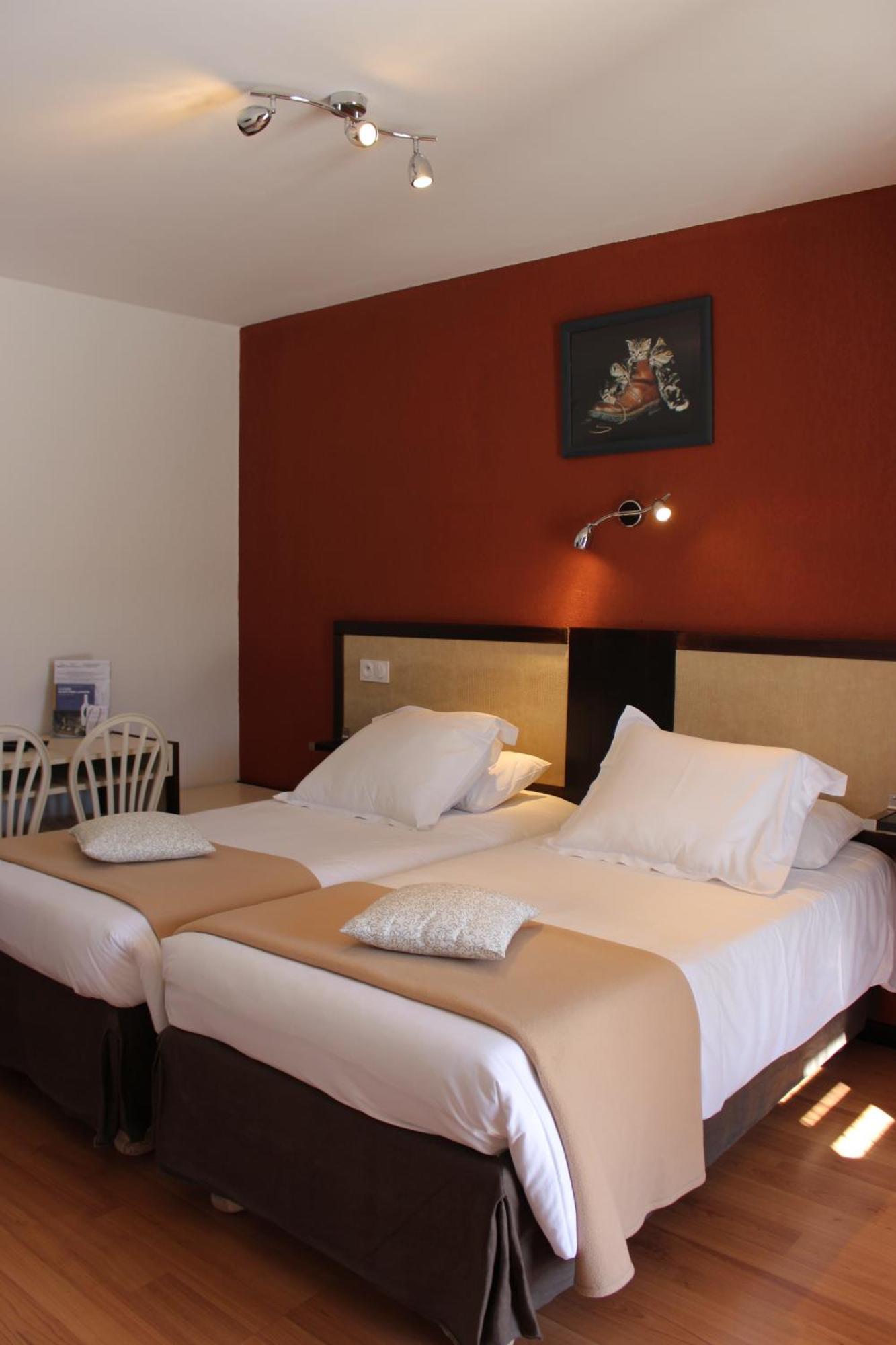 Hotel Les Gabarres Tour-de-Faure Δωμάτιο φωτογραφία