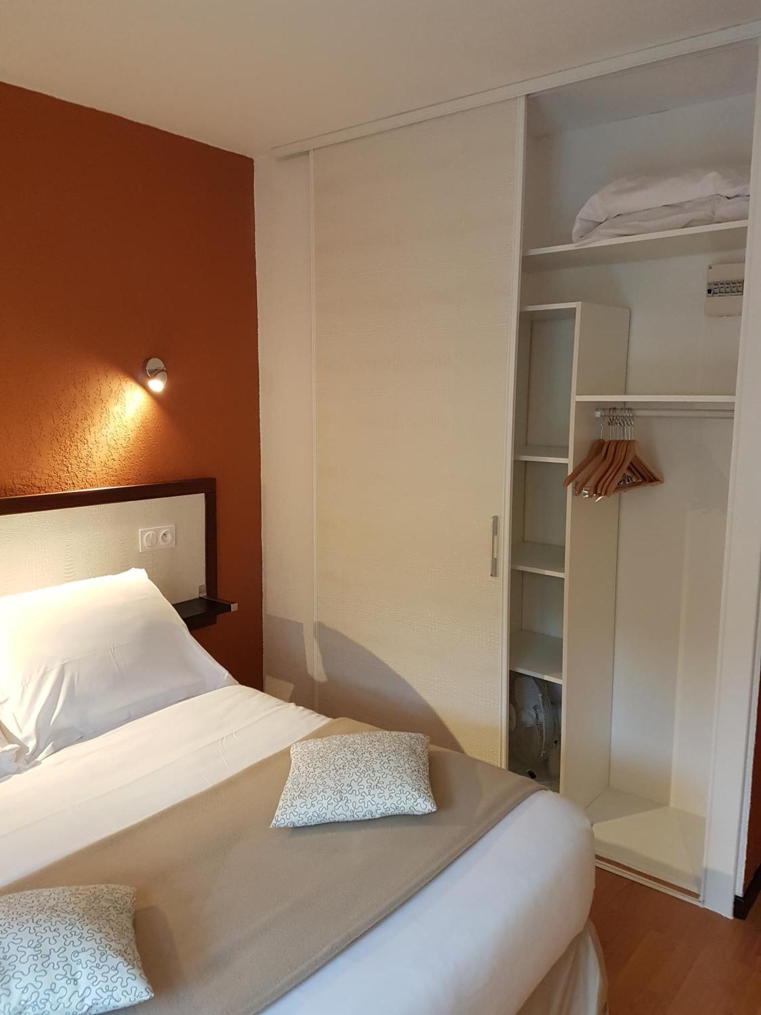 Hotel Les Gabarres Tour-de-Faure Δωμάτιο φωτογραφία