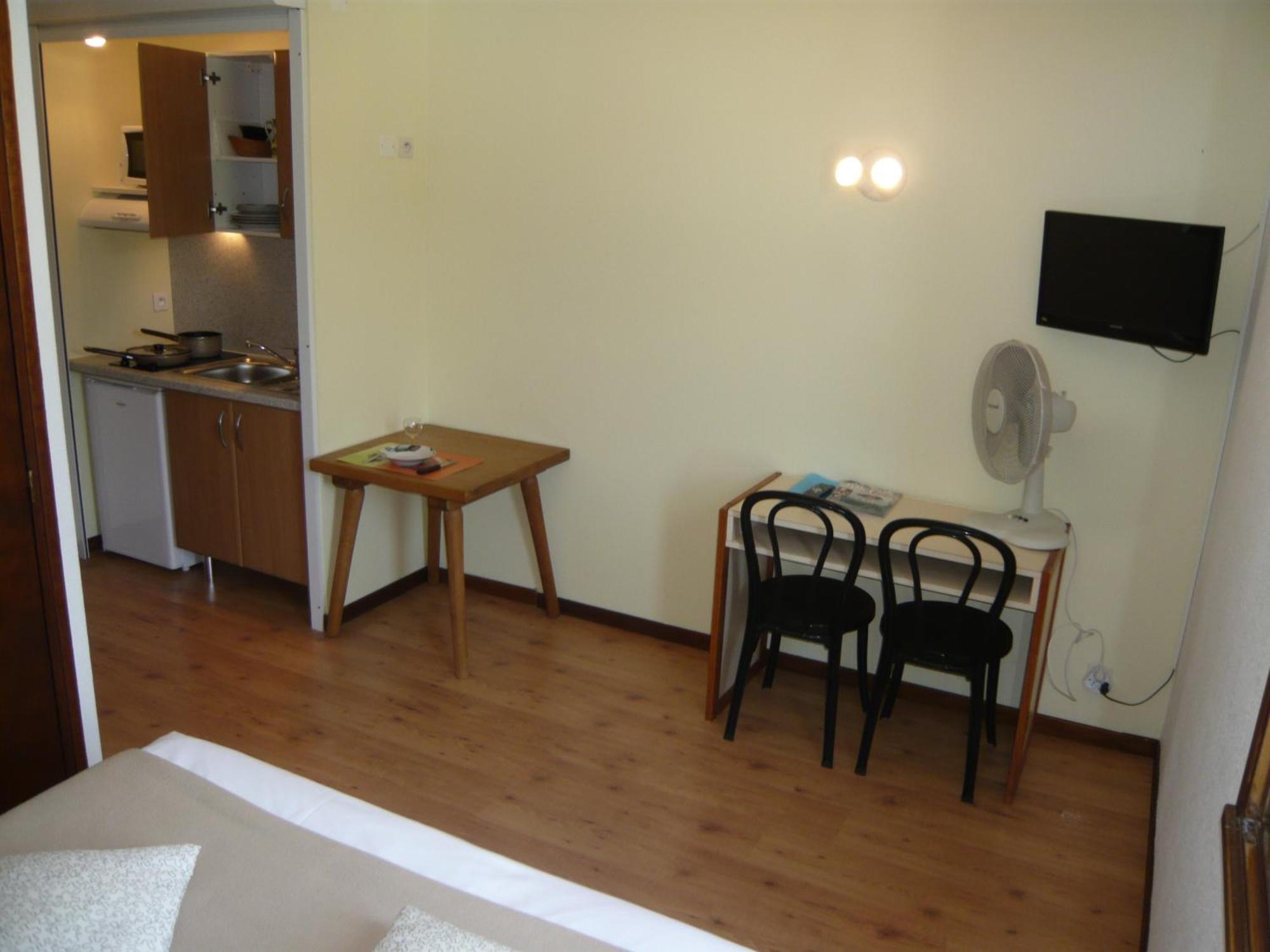 Hotel Les Gabarres Tour-de-Faure Δωμάτιο φωτογραφία